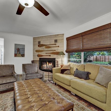 Luxury Lakefront Oasis With Boat Dock-Firepit McQueeney Exterior photo